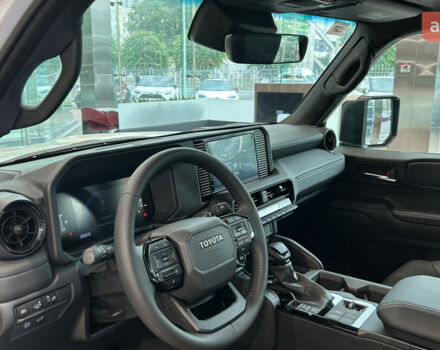 Тойота Ленд Крузер Прадо, объемом двигателя 2.8 л и пробегом 0 тыс. км за 56288 $, фото 12 на Automoto.ua