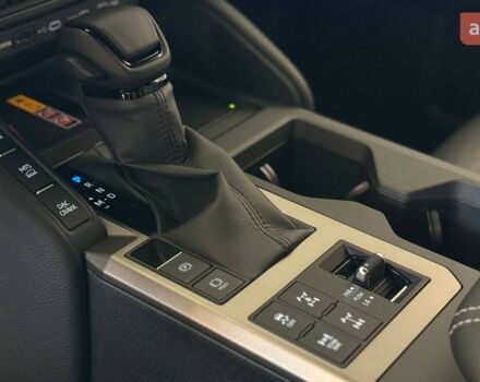 Тойота Ленд Крузер Прадо, объемом двигателя 2.8 л и пробегом 0 тыс. км за 71256 $, фото 5 на Automoto.ua