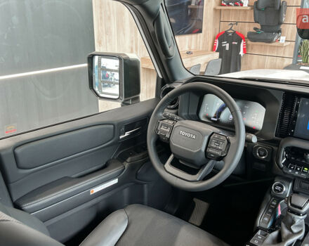 Тойота Ленд Крузер Прадо, объемом двигателя 2.8 л и пробегом 0 тыс. км за 56288 $, фото 21 на Automoto.ua