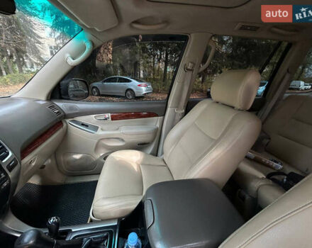 Сірий Тойота Ленд Крузер Прадо, об'ємом двигуна 3.96 л та пробігом 260 тис. км за 11500 $, фото 11 на Automoto.ua