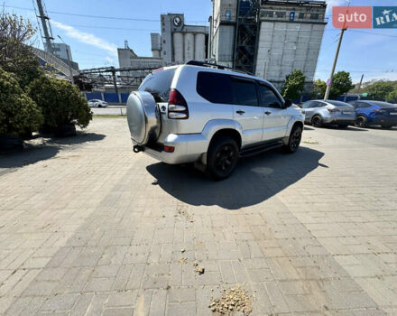 Серый Тойота Ленд Крузер Прадо, объемом двигателя 2.7 л и пробегом 195 тыс. км за 12800 $, фото 11 на Automoto.ua