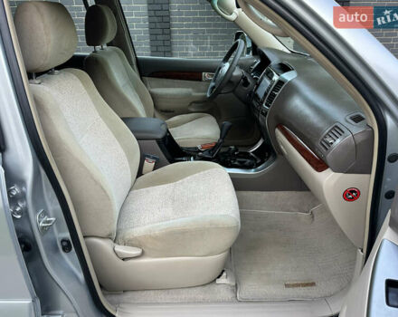 Серый Тойота Ленд Крузер Прадо, объемом двигателя 2.69 л и пробегом 241 тыс. км за 10700 $, фото 51 на Automoto.ua