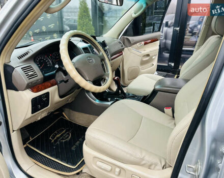 Сірий Тойота Ленд Крузер Прадо, об'ємом двигуна 4 л та пробігом 284 тис. км за 12500 $, фото 12 на Automoto.ua