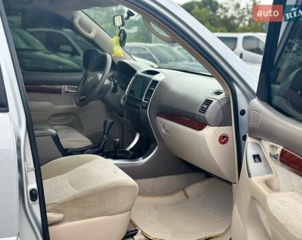 Сірий Тойота Ленд Крузер Прадо, об'ємом двигуна 2.7 л та пробігом 341 тис. км за 9999 $, фото 5 на Automoto.ua