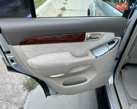 Серый Тойота Ленд Крузер Прадо, объемом двигателя 2.69 л и пробегом 241 тыс. км за 10700 $, фото 49 на Automoto.ua