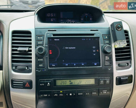 Сірий Тойота Ленд Крузер Прадо, об'ємом двигуна 4 л та пробігом 284 тис. км за 12500 $, фото 29 на Automoto.ua