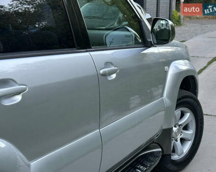 Серый Тойота Ленд Крузер Прадо, объемом двигателя 2.69 л и пробегом 241 тыс. км за 10700 $, фото 23 на Automoto.ua