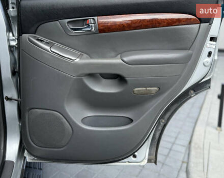 Сірий Тойота Ленд Крузер Прадо, об'ємом двигуна 4 л та пробігом 344 тис. км за 12000 $, фото 43 на Automoto.ua