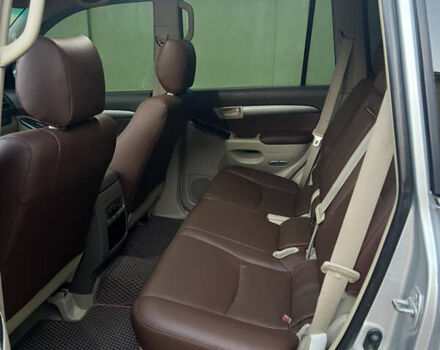 Серый Тойота Ленд Крузер Прадо, объемом двигателя 2.7 л и пробегом 275 тыс. км за 11999 $, фото 12 на Automoto.ua