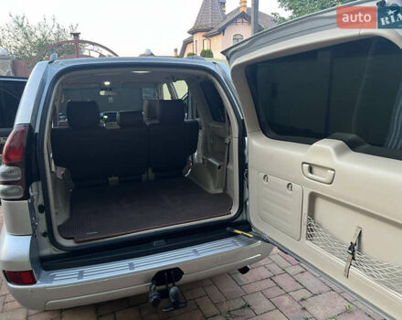 Серый Тойота Ленд Крузер Прадо, объемом двигателя 2.7 л и пробегом 275 тыс. км за 11999 $, фото 19 на Automoto.ua