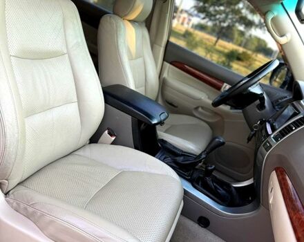 Серый Тойота Ленд Крузер Прадо, объемом двигателя 2.7 л и пробегом 300 тыс. км за 11000 $, фото 10 на Automoto.ua