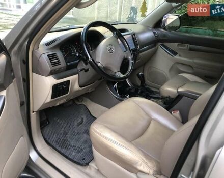 Серый Тойота Ленд Крузер Прадо, объемом двигателя 2.69 л и пробегом 220 тыс. км за 9500 $, фото 17 на Automoto.ua