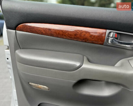 Сірий Тойота Ленд Крузер Прадо, об'ємом двигуна 4 л та пробігом 344 тис. км за 12000 $, фото 21 на Automoto.ua