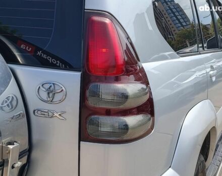 Серый Тойота Ленд Крузер Прадо, объемом двигателя 2.7 л и пробегом 341 тыс. км за 14490 $, фото 8 на Automoto.ua