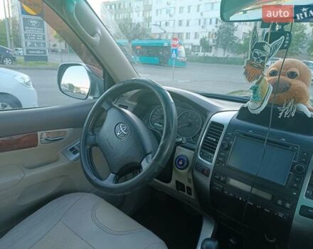 Серый Тойота Ленд Крузер Прадо, объемом двигателя 3.96 л и пробегом 280 тыс. км за 12800 $, фото 11 на Automoto.ua