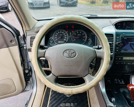 Сірий Тойота Ленд Крузер Прадо, об'ємом двигуна 4 л та пробігом 284 тис. км за 12500 $, фото 27 на Automoto.ua