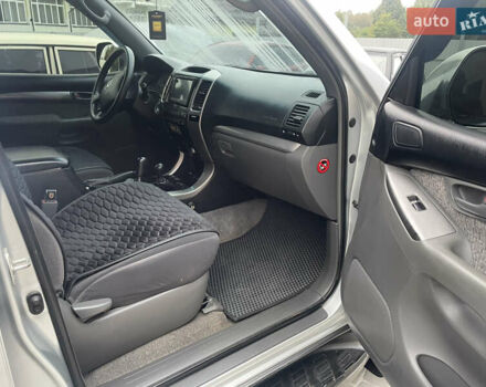 Сірий Тойота Ленд Крузер Прадо, об'ємом двигуна 2.69 л та пробігом 300 тис. км за 14000 $, фото 7 на Automoto.ua