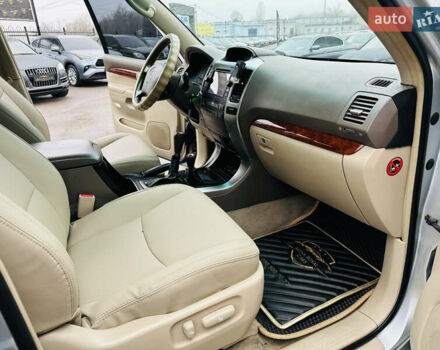 Сірий Тойота Ленд Крузер Прадо, об'ємом двигуна 4 л та пробігом 284 тис. км за 12500 $, фото 23 на Automoto.ua