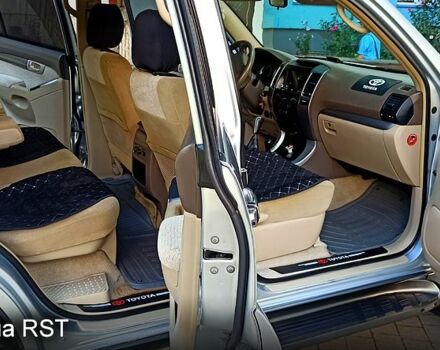 Серый Тойота Ленд Крузер Прадо, объемом двигателя 2.7 л и пробегом 305 тыс. км за 12500 $, фото 7 на Automoto.ua