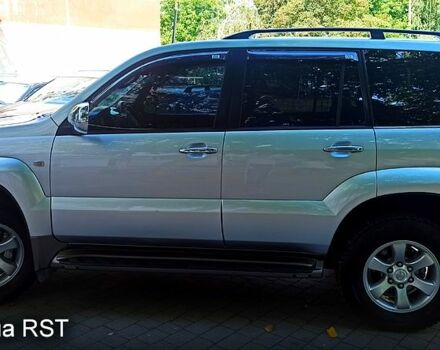 Серый Тойота Ленд Крузер Прадо, объемом двигателя 2.7 л и пробегом 305 тыс. км за 12500 $, фото 4 на Automoto.ua