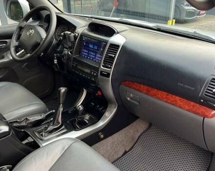 Сірий Тойота Ленд Крузер Прадо, об'ємом двигуна 3.96 л та пробігом 300 тис. км за 14500 $, фото 8 на Automoto.ua