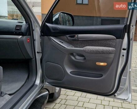 Серый Тойота Ленд Крузер Прадо, объемом двигателя 2.69 л и пробегом 327 тыс. км за 12950 $, фото 42 на Automoto.ua