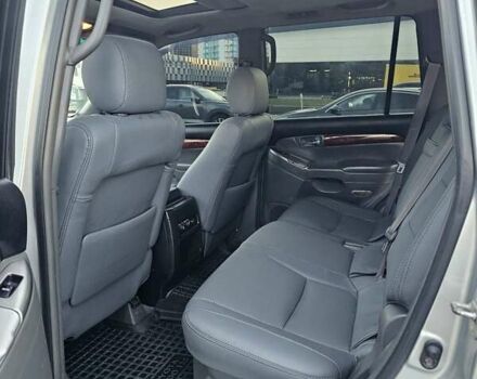 Серый Тойота Ленд Крузер Прадо, объемом двигателя 3 л и пробегом 286 тыс. км за 16000 $, фото 14 на Automoto.ua