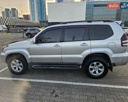 Серый Тойота Ленд Крузер Прадо, объемом двигателя 3 л и пробегом 286 тыс. км за 16000 $, фото 6 на Automoto.ua