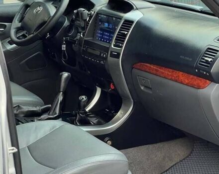 Сірий Тойота Ленд Крузер Прадо, об'ємом двигуна 3.96 л та пробігом 300 тис. км за 14500 $, фото 9 на Automoto.ua