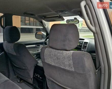 Серый Тойота Ленд Крузер Прадо, объемом двигателя 2.69 л и пробегом 327 тыс. км за 12950 $, фото 45 на Automoto.ua