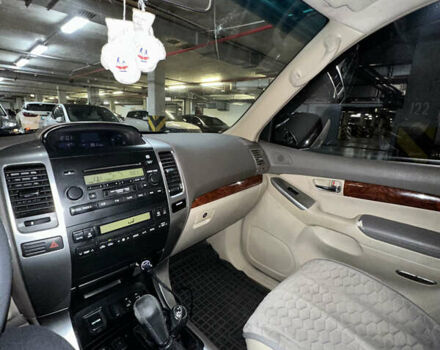 Серый Тойота Ленд Крузер Прадо, объемом двигателя 3.96 л и пробегом 250 тыс. км за 14000 $, фото 44 на Automoto.ua