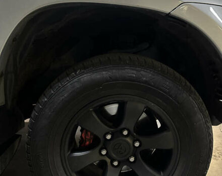 Серый Тойота Ленд Крузер Прадо, объемом двигателя 3.96 л и пробегом 250 тыс. км за 14000 $, фото 61 на Automoto.ua