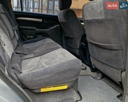 Серый Тойота Ленд Крузер Прадо, объемом двигателя 2.69 л и пробегом 327 тыс. км за 12950 $, фото 51 на Automoto.ua