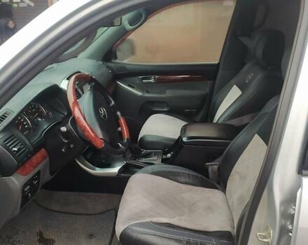 Серый Тойота Ленд Крузер Прадо, объемом двигателя 4 л и пробегом 235 тыс. км за 14000 $, фото 2 на Automoto.ua