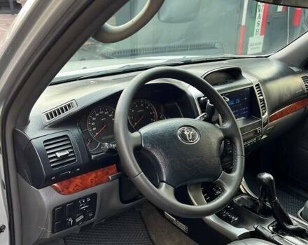 Сірий Тойота Ленд Крузер Прадо, об'ємом двигуна 3.96 л та пробігом 300 тис. км за 14500 $, фото 7 на Automoto.ua