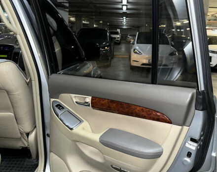 Серый Тойота Ленд Крузер Прадо, объемом двигателя 3.96 л и пробегом 250 тыс. км за 14000 $, фото 21 на Automoto.ua