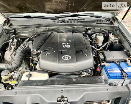 Серый Тойота Ленд Крузер Прадо, объемом двигателя 3.96 л и пробегом 285 тыс. км за 13999 $, фото 8 на Automoto.ua