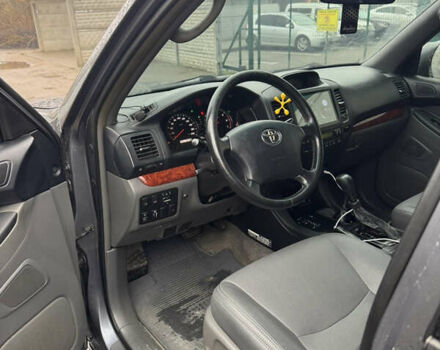 Серый Тойота Ленд Крузер Прадо, объемом двигателя 4 л и пробегом 378 тыс. км за 11999 $, фото 13 на Automoto.ua