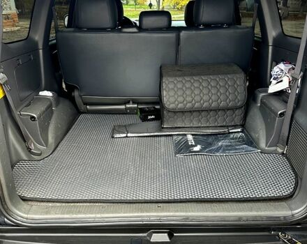 Серый Тойота Ленд Крузер Прадо, объемом двигателя 4 л и пробегом 291 тыс. км за 15500 $, фото 8 на Automoto.ua