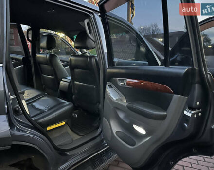 Серый Тойота Ленд Крузер Прадо, объемом двигателя 4 л и пробегом 393 тыс. км за 13999 $, фото 21 на Automoto.ua