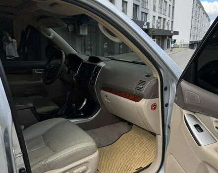 Сірий Тойота Ленд Крузер Прадо, об'ємом двигуна 3.96 л та пробігом 265 тис. км за 12950 $, фото 23 на Automoto.ua