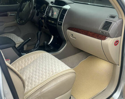 Серый Тойота Ленд Крузер Прадо, объемом двигателя 3.96 л и пробегом 253 тыс. км за 17500 $, фото 6 на Automoto.ua