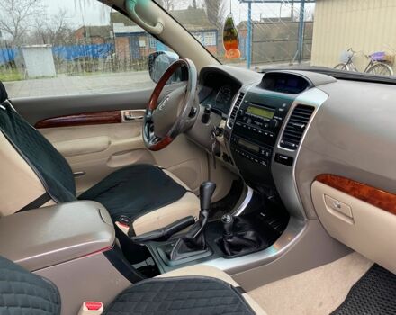 Серый Тойота Ленд Крузер Прадо, объемом двигателя 4 л и пробегом 200 тыс. км за 12000 $, фото 7 на Automoto.ua