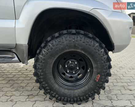 Серый Тойота Ленд Крузер Прадо, объемом двигателя 4 л и пробегом 320 тыс. км за 23000 $, фото 18 на Automoto.ua