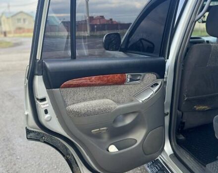 Серый Тойота Ленд Крузер Прадо, объемом двигателя 2.7 л и пробегом 260 тыс. км за 11300 $, фото 13 на Automoto.ua