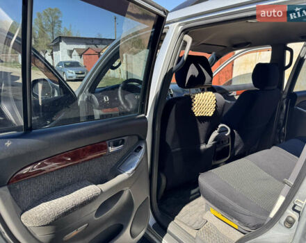 Тойота Ленд Крузер Прадо 2006 в Сумах на Automoto.ua Серый Тойота Ленд Крузер Прадо, объемом двигателя 2.7 л и пробегом 195 тыс. км за 13900 $, фото 14 на Automoto.ua