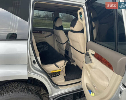 Серый Тойота Ленд Крузер Прадо, объемом двигателя 4 л и пробегом 198 тыс. км за 11500 $, фото 17 на Automoto.ua