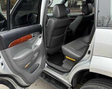 Серый Тойота Ленд Крузер Прадо, объемом двигателя 3.96 л и пробегом 147 тыс. км за 20500 $, фото 9 на Automoto.ua