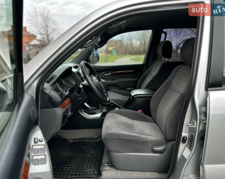 Серый Тойота Ленд Крузер Прадо, объемом двигателя 2.69 л и пробегом 286 тыс. км за 10900 $, фото 18 на Automoto.ua