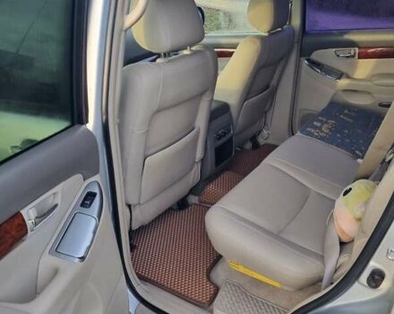 Серый Тойота Ленд Крузер Прадо, объемом двигателя 4 л и пробегом 243 тыс. км за 16500 $, фото 6 на Automoto.ua